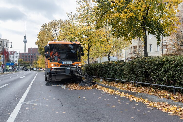 Fahrbahn Kehrmaschine