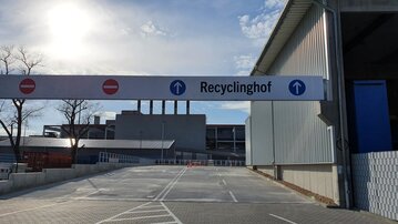 RCH Gradestr Auffahrt Recyclinghof Entsorgungsplattform