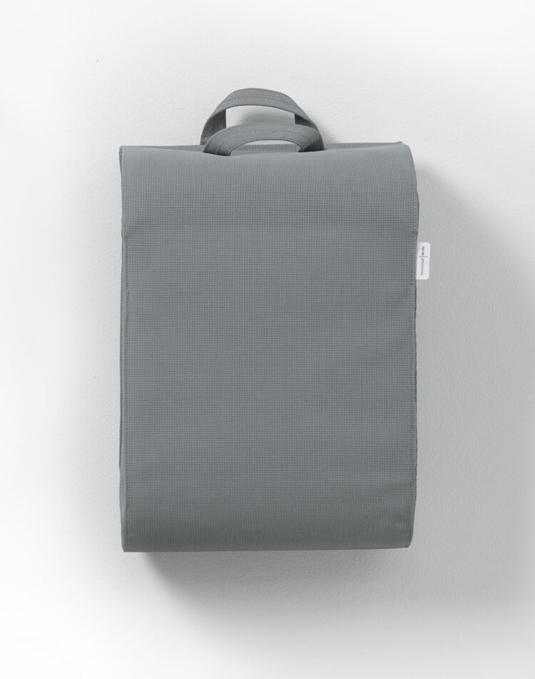 Trenntmöbel Tasche als Abfallbehälter für die Wand in grau