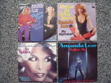 Abbildung: Aus Nachlass: 4 Original-Singles von Amande Lear