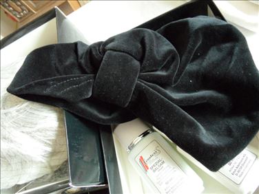 Abbildung: Haarteil in grau mit Turban von Comtess neu