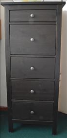 Abbildung: Hemnes 5-Schubladen-Kommode