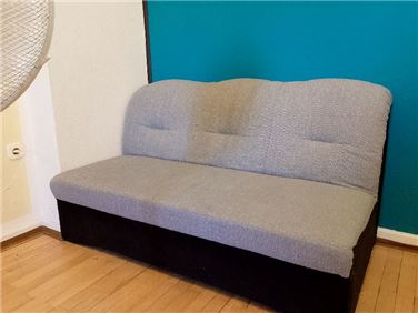 Abbildung: Kleine Couch grau/schwarz, gebraucht, zu verschenken 