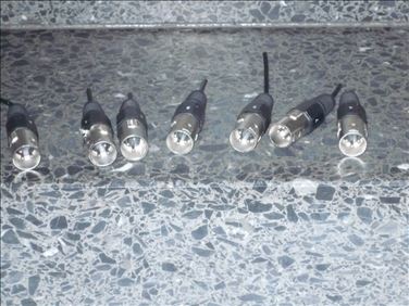 Abbildung: Ich verschenke sieben Mikrofonstecker.