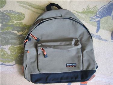 Abbildung: größerer Rucksack,stabiles Material, neu,unbenutzt