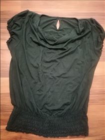 Abbildung: 1 shirt grün gr. 40 