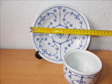 Abbildung: 1-2 Kuchenteller+1 Zuckerdose für Service Dekor Blau Saks