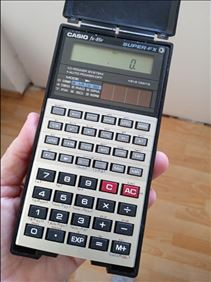 Abbildung: Casio Taschenrechner fx-85v