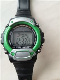 Abbildung: Uhr water resistant 10 Bar stainless steel back.