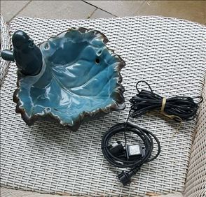 Abbildung: Vogelbad mit Springbrunnen