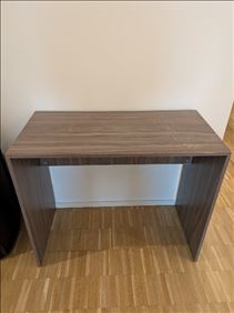 Abbildung: Holzschreibtisch