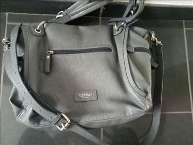 Abbildung: Leder Tasche (L:32 ,H:28,T:13/20 cm)