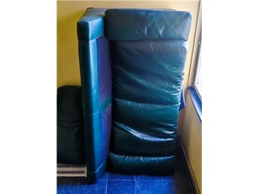 Abbildung: Leder Sofa mit Bett-Funktion 