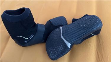 Abbildung: Neoprenschuhe