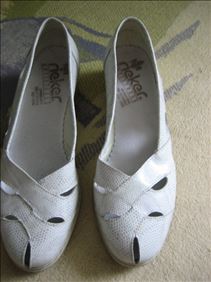 Abbildung: Lederschuhe von Rieker Gr. 37, wenig getragen