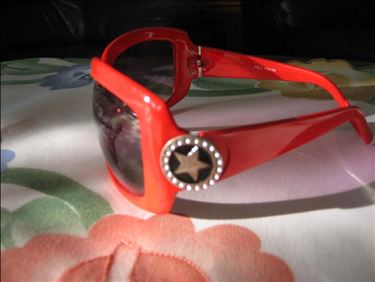 Abbildung: Sonnenbrille aus Italien, neuwertiger Zustand