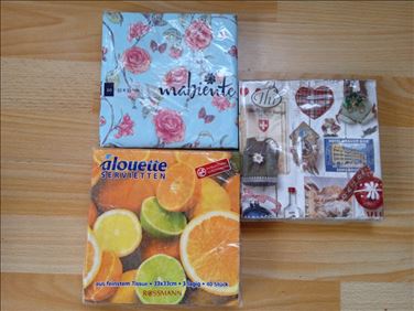 Abbildung: Tischservietten / Papierservietten, 3 ungeöffnete Packungen