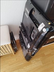 Abbildung: Fernseher mit Wandhalterung 