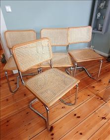 Abbildung: 4 Retro-Freischwinger-Stühle