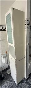 Abbildung: Badezimmer Schrank 