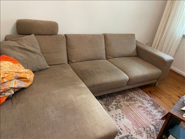 Abbildung: Sofa mit Longchair 