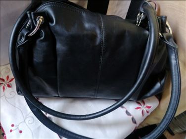 Abbildung: 1 Handtasche neu schw. 3 Innen Taschen, mit Reißverschluss 