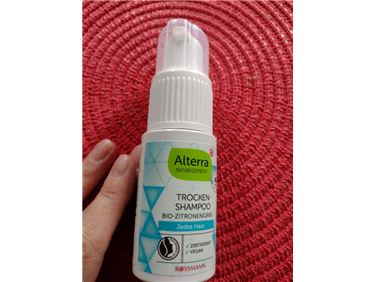 Abbildung: Trockenshampoo neu + unbenutzt