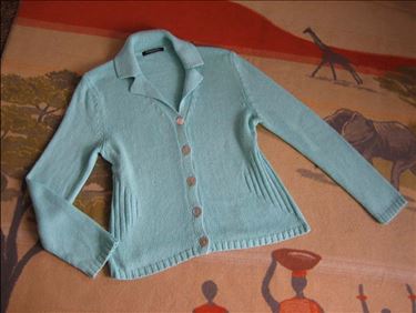 Abbildung: Betty Barclay Strickjacke Gr. 36/38,wenig getragen