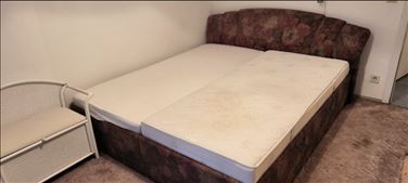 Abbildung: Doppelbett 1.80x2.00 m-komplett, gut erhalten zu verschenk