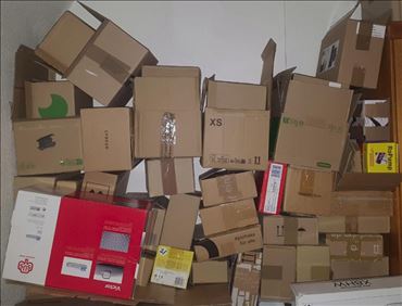 Abbildung: Versandkartons,NUR M-Paketgrößen,fast KEINE Päckchengrößen