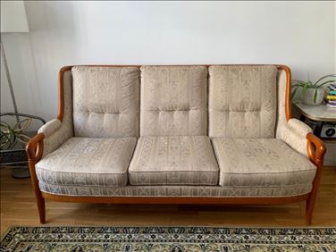 Abbildung: Vintage mid-century style sofa