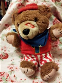 Abbildung: Teddy mit Klamotten