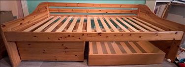 Abbildung: Holz Bett 