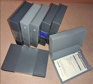 Abbildung: Leere BetaCam SP Hüllen (z. B. für HDD)