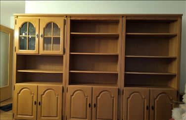 Abbildung: Schrank- bzw. Bücherregalwand zu verschenken 