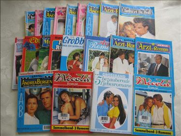 Abbildung: 21 Romanhefte mit 2-5 Einzelromanen