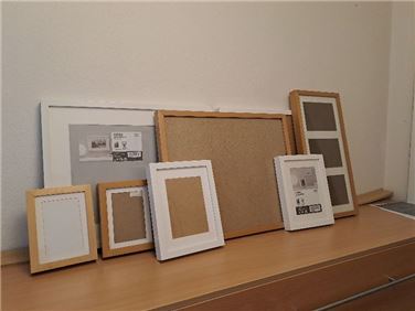 Abbildung: Ikea: 9 Bilderrahmen Ribba - div. Größen