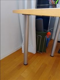 Abbildung: Großer Schreibtisch zu verschenken