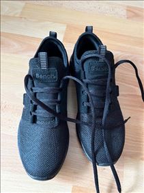 Abbildung: Bench Sportschuhe 