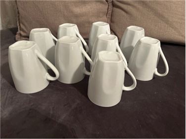 Abbildung: 9 Kaffeetassen Weiß  