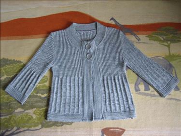 Abbildung: Boutique Strickjacke Gr. 34, neuwertig, nicht getragen