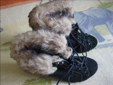 Abbildung: Primark Leder Keil-Stiefelette Gr. 38, nicht getragen