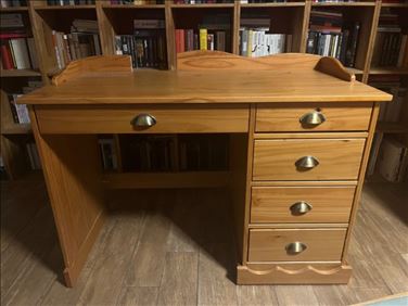 Abbildung: Kleiner Schreibtisch Vollholz Kiefer