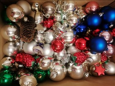 Abbildung: Weihnachtskugeln 60, 65 Stück  alt bunt gemischt 