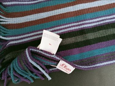 Abbildung: Neu/unbenutzt. Schal S Oliver.