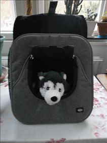 Abbildung: Hundetragetasche ( Fronttasche Rucksack SAVINA von Trixi )