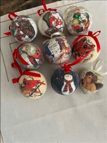 Abbildung: acht Kugeln und ein Herz