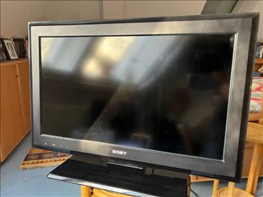 Abbildung: 32er SONY LCD TV mit Zubehör 