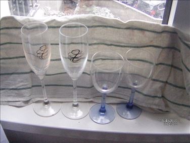 Abbildung: Sekt- und Weingläser