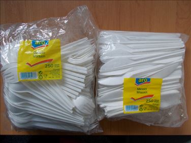 Abbildung: Messer+Gabeln für eine große (Faschings-?) Sause